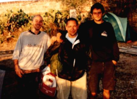 Lele & Pilia & Turi - (un Turi tumefatto) - Fasano @ Masseria Maizza the day after - 17.07.1999